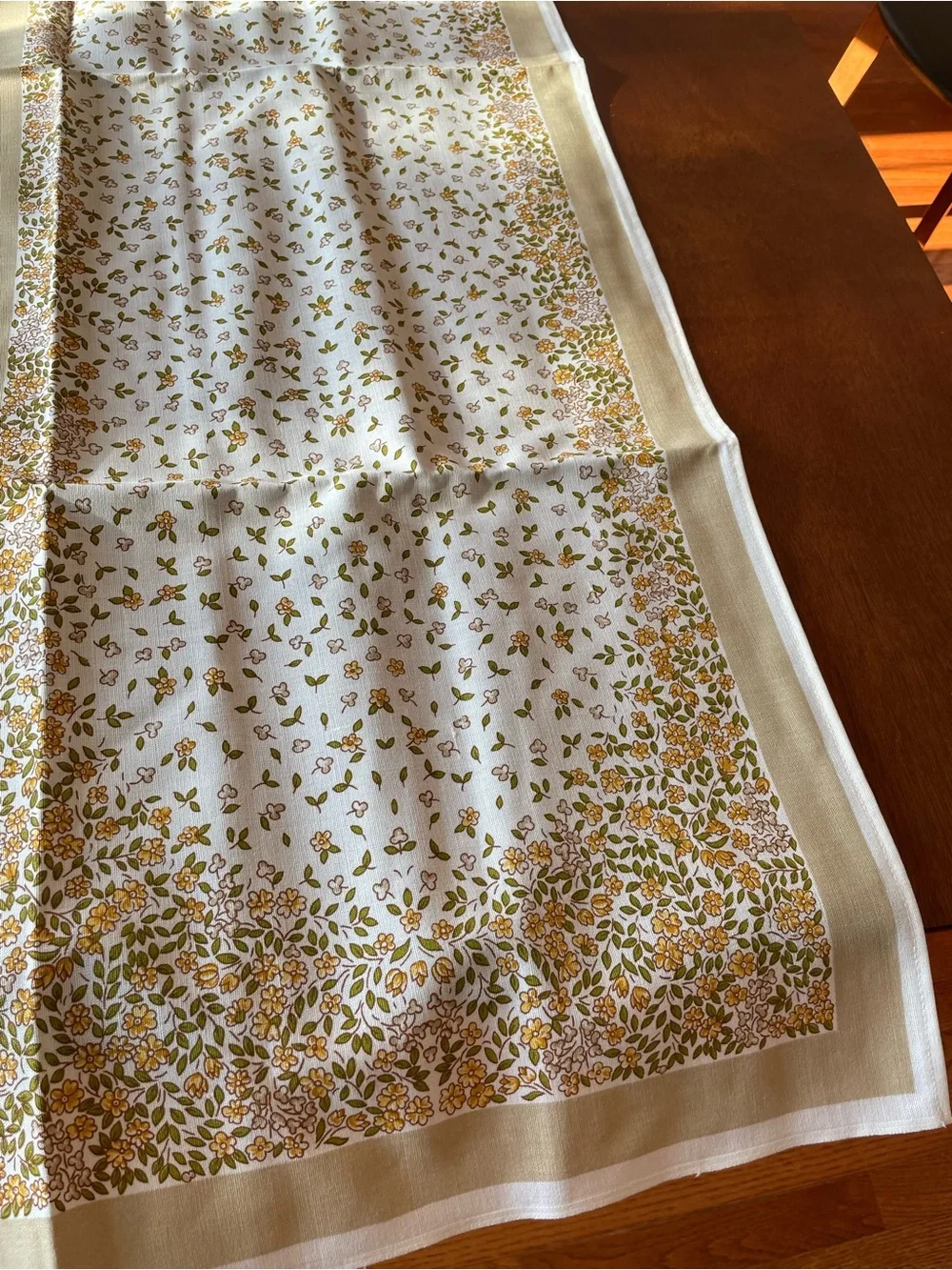 Vintage Texlen Tratnov Linen Set Floral Design Table runner 55”x16” 4 Napkins